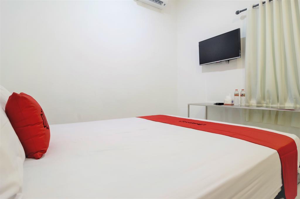 Reddoorz Near Poncol Station Hotell Semarang Exteriör bild