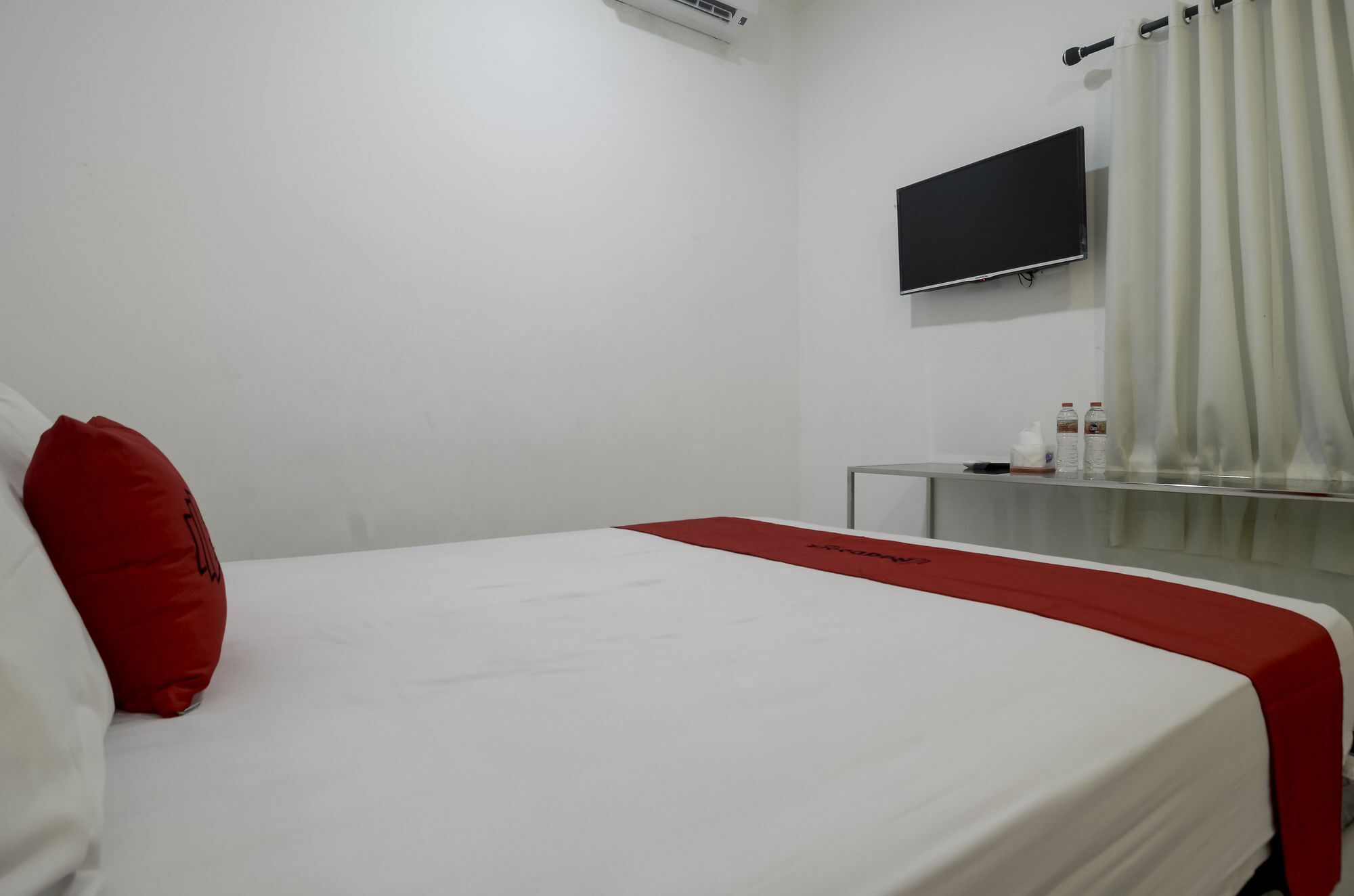 Reddoorz Near Poncol Station Hotell Semarang Exteriör bild
